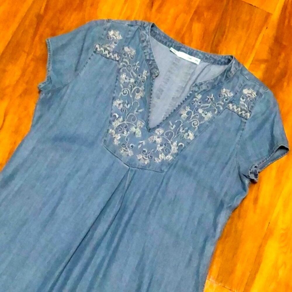 Maurices Embroidered Chambray Denim Shift Dress Size Small